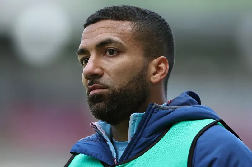 Aaron Lennon Returns to Leeds Academy, Buonanotte Opens Up After Leeds Snub aaron lennon returns to leeds academy, buonanotte opens up after leeds snub